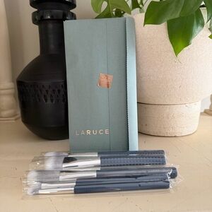 LaRuce 5-Piece Makeup Brush Set in Denim